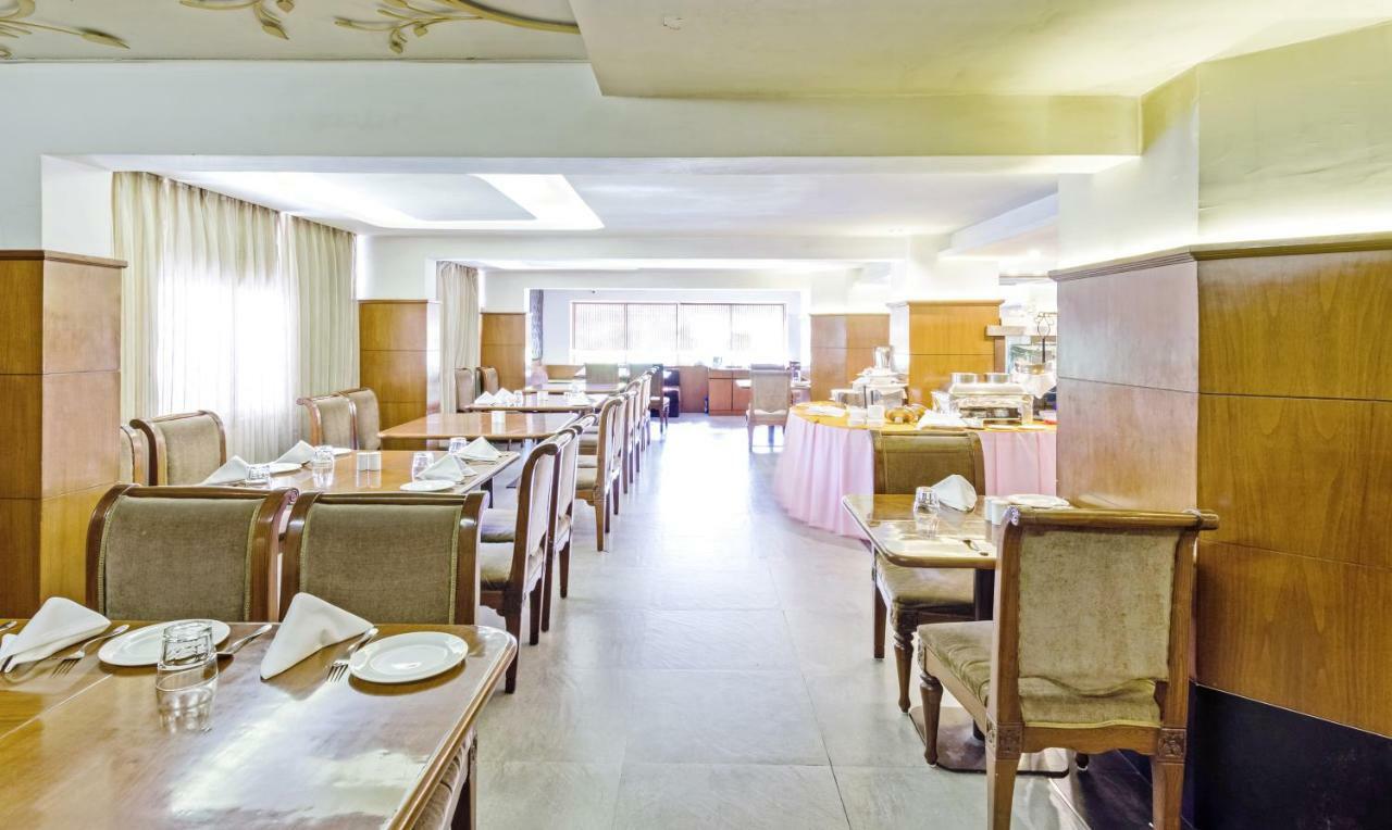 Hotel Crown Palace Indore Exterior foto